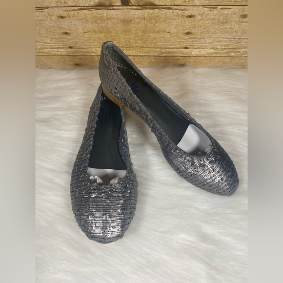 Life Stride Jessie Flats Velocity Memory Foam Size 9M Metallic Silver Gray New - Picture 1 of 9